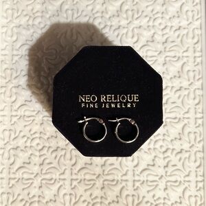 NWT NEO RELIQUE Fine Jewelry, Sterling Silver Small Hoop Earrings